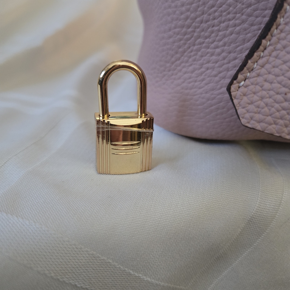 Elegant Pink Women's Handbag, NIB - Picture 7 of 12